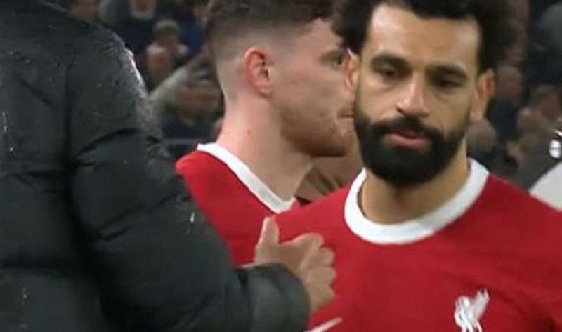 محمد صلاح يطيح بالمدير الرياضي لليفربول.. هجوم وقرار رسمي مرتقب: عاجل