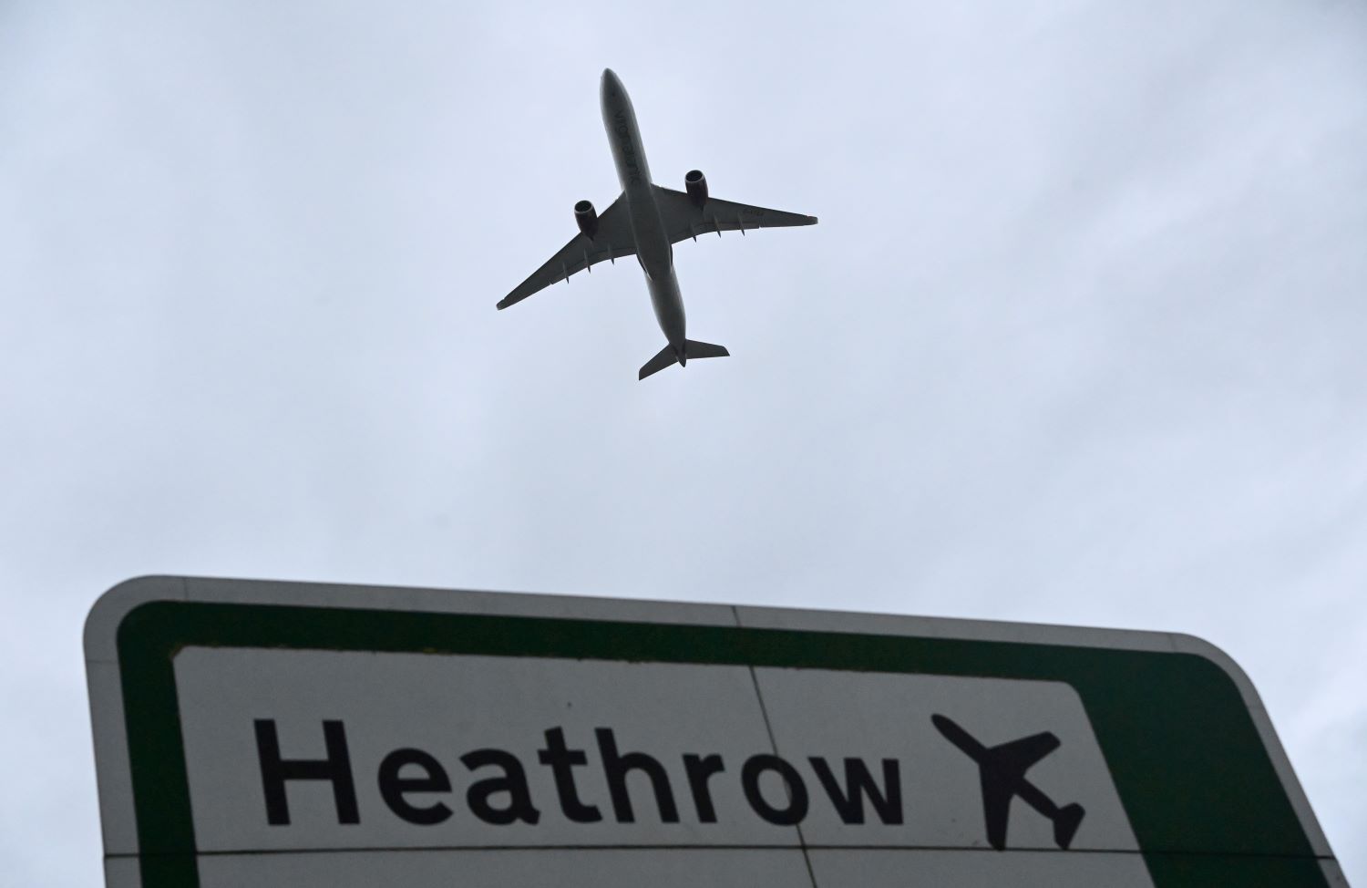 Heathrow Airport رويترز.jpg