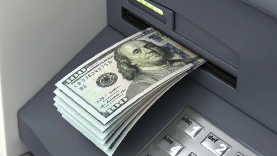 شوف وصل لفين.. سعر الدولار اليوم الاثنين 23-6-2025 يقفز عالميًا بعد هجمات الولايات المتحدة على إيران