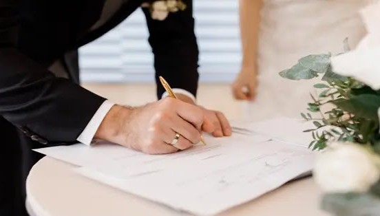 الكترونيًا.. خطوات استخراج قسيمة الزواج من المنزل وكيفية استخراجها عبر السجل المدني