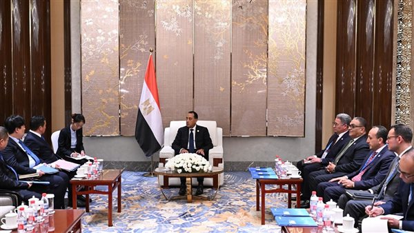 رئيس الوزراء يلتقي رئيس شركة “TBEA” الصينية