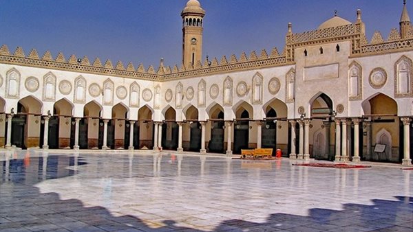 تعبد النبي ﷺ في غار حراء كان إعدادًا ربانيًّا لحمل “القول الثقيل”