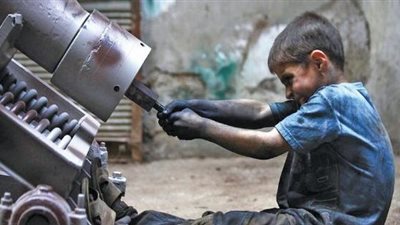 يحظر عملهم قبل 14 سنة.. قانون العمل يحدد 4 التزامات على صاحب العمل عند تشغيل الأطفال (تفاصيل)