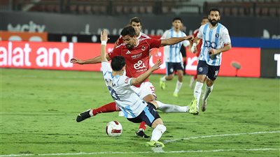 الأهلي وقع عقوبات ثقيلة على اللاعبين عقب الخسارة من بيراميدز
