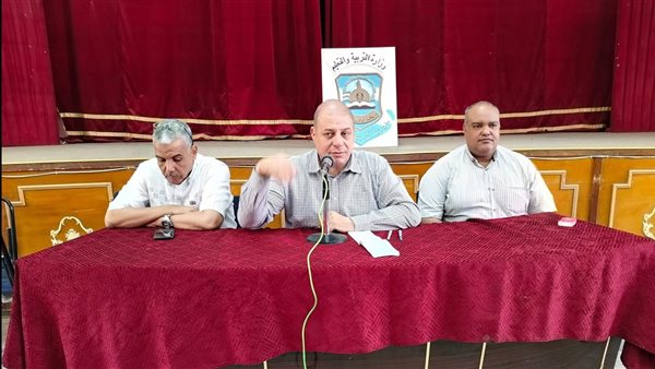 مدير تعليم قنا يجتمع بـ150 قيادة تعليمية استعدادًا للعام الدراسي الجديد