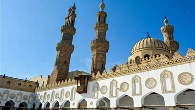 الأزهر يوضح حكم صلاة الخسوف وكيفية صلاتها بالتزامن مع ظاهرة «القمر الدموي»