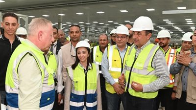 تطوير صناعة الغزل والنسيج ركيزة أساسية لدعم الاقتصاد الوطني وتعزيز الصناعة المحلية والصادرات