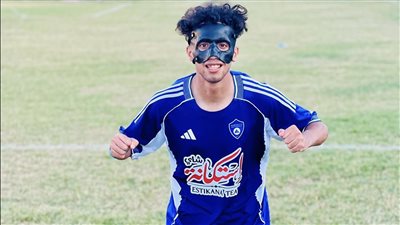 تعرف علي سر إرتداء عبدالله عرفة ظهير أيمن دمياط للقناع في المباريات