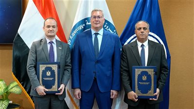 توقيع 3 اتفاقيات جديدة للبحث عن البترول والغاز فى الصحراء الغربية وخليج السويس وشمال سيناء