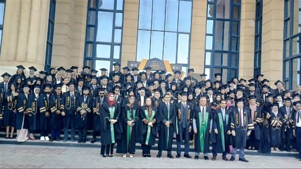 كلية التجارة جامعة القاهرة تحتفل بتخريج دفعة بكالوريوس 2025