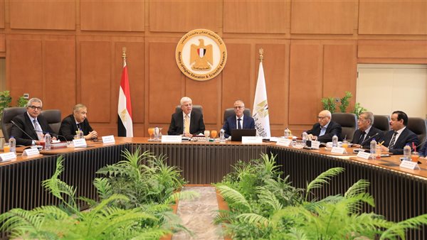 قبول طلاب مدارس المتفوقين للعلوم والتكنولوجيا (STEM) بالجامعات الأهلية