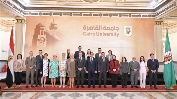 رئيس جامعة القاهرة يلتقى وفد لجنة الثقافة والتعليم والاتصال والرياضة بمجلس الشيوخ الفرنسي
