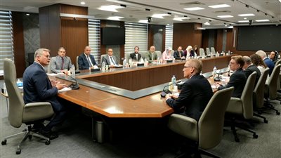 تنويع مزيج الطاقة وزيادة الاعتماد على مصادر الطاقة المتجددة