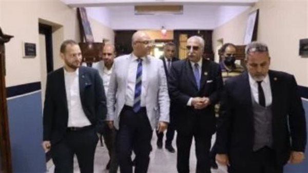 محافظ القليوبية يتفقد مدرسة إيجيبت جولد بالعبور: نموذج رائد للتعليم المزدوج