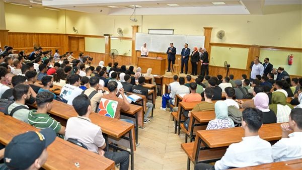رئيس جامعة القاهرة يتابع انتظام الدراسة بكليات الجامعة بالشيخ زايد