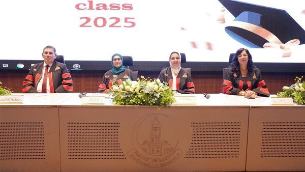 “صيدلة عين شمس” تحتفل باليوبيل الفضي وتخريج الدفعة الـ25 
