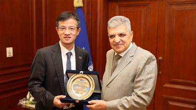 الفريق أسامة ربيع يبحث مع شركة CSTC الصينية تطوير ترسانات هيئة قناة السويس