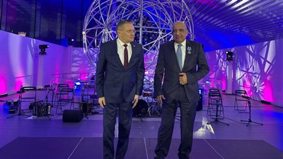 منح وزير الكهرباء نوط الامتياز من المؤسسة الحكومية الروسية للطاقة الذرية