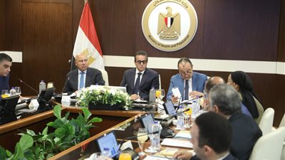 نائبا رئيس مجلس الوزراء يشهدان اجتماع مجلس إدارة الهيئة المصرية للشراء الموحد