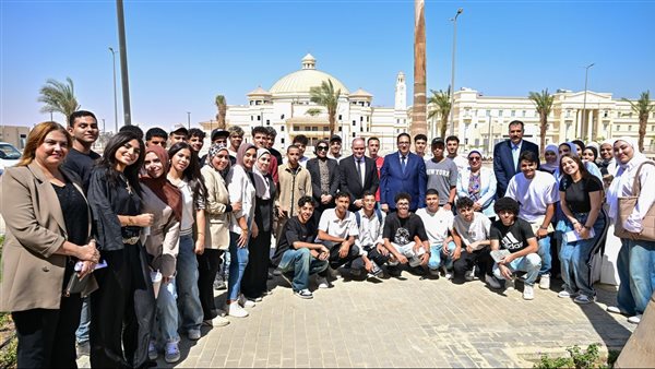 رئيس جامعة القاهرة يواصل جولاته لمتابعة انتظام الدراسة بالجامعة الأهلية والفرع الدولي