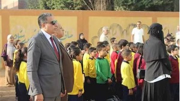 وكيل تعليم الجيزة يتابع ميدانيًا سير الدراسة في مدارس المحافظة