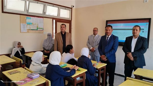 وفد وزاري يتفقد انتظام سير العمل في مدارس دمياط