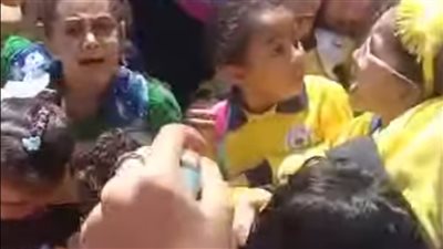 اختناق وإرتباك.. زحام شديد بمدرسة طلعت حرب يؤدي إلى تكدس الطلاب عند الخروج