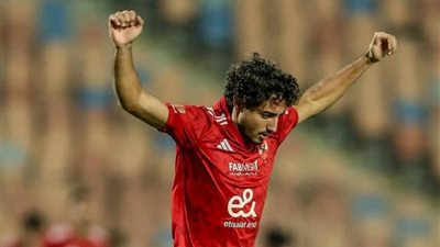 فى الشدة تظهر معادن الرجال مبروك لاعيبة الاهلى رجالة على قدر المسؤلية