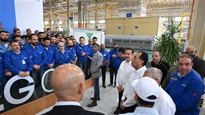 رئيس الوزراء يلقي زيارة إلى مصنع تويواتشي الصيني لمتابعة الطاقة الإنتاجية