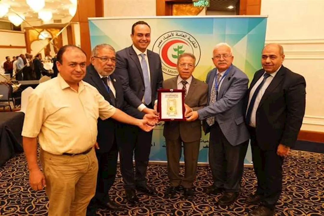 امتيازات الأطباء في منظومة التأمين الصحي.. رئيس الهيئة يوضح