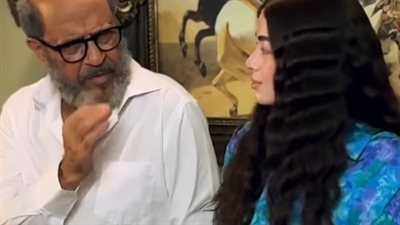 بمشهد من فيلم حب البنات.. أشرف عبد الباقي وليلى زاهر يفاجأن الجمهور بـ كواليس مسلسل ولد بنت شايب