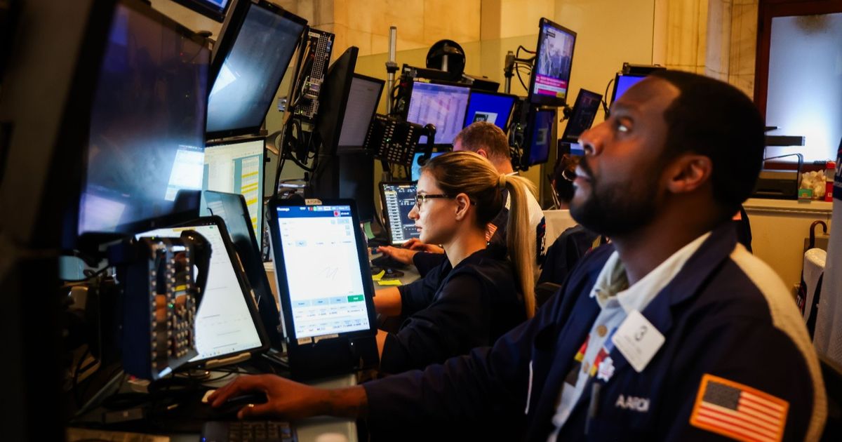 “S&P 500” يسجل أعلى قمة للمرة 28 مع انتعاش قطاع التكنولوجيا