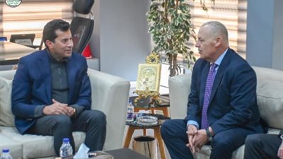وزير الرياضة يتواصل مع أبو ريده لاحتواء أية أزمات بين مسؤولي المنتخبات