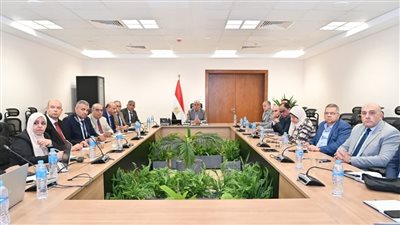 وزير الري يتابع توزيع المياه وحالة نهر النيل والسد العالي