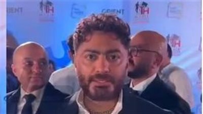 بعد فتاة الشيبسي.. تامر حسني يدعم أطفال صناع محتوى: لازم يتكرموا