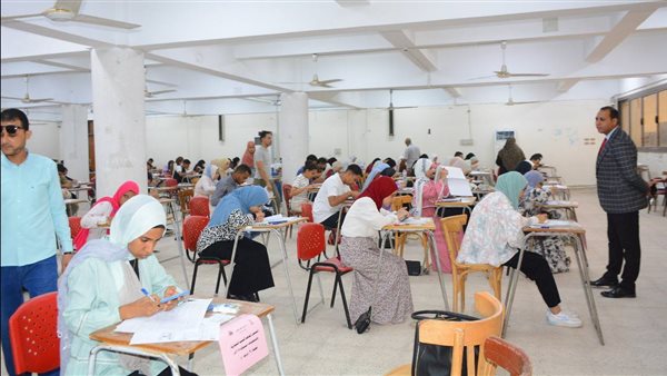 جامعة أسيوط تعقد امتحانات المعادلة لطلاب التعليم الفني للالتحاق بكليات التجارة