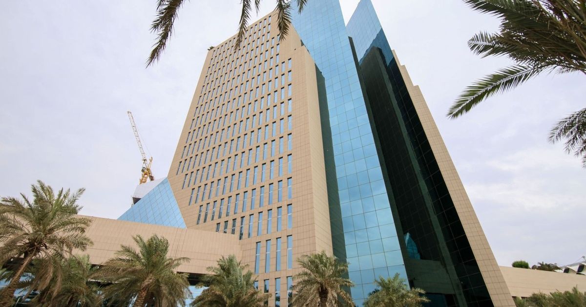 بورصة السعودية مستقرة وسهم “سينومي ريتيل” يواصل الارتفاع