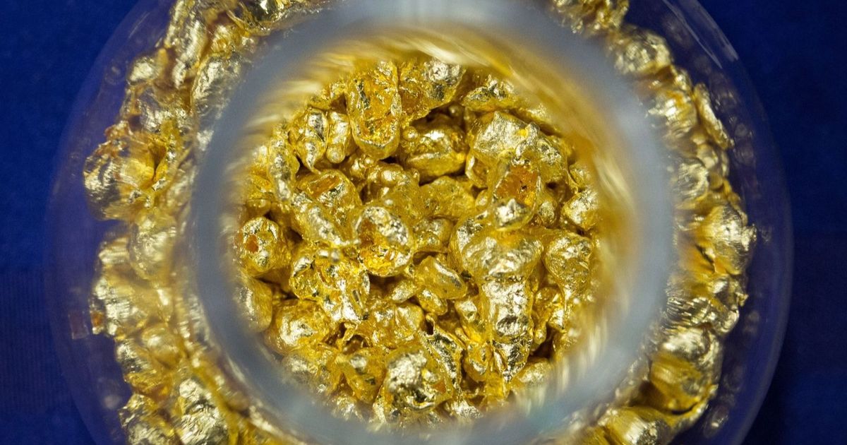 الذهب يسجل مستوى قياسياً جديداً قرب 3,750 دولاراً