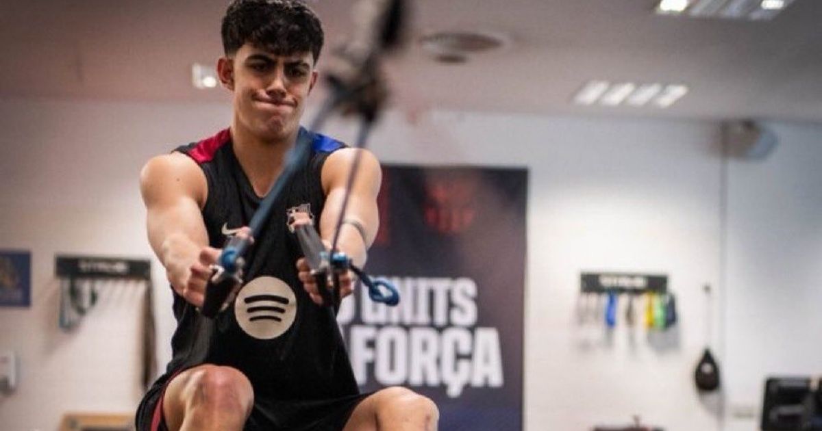 برشلونة ينجح في تسجيل لاعب هانزي فليك المفضّل