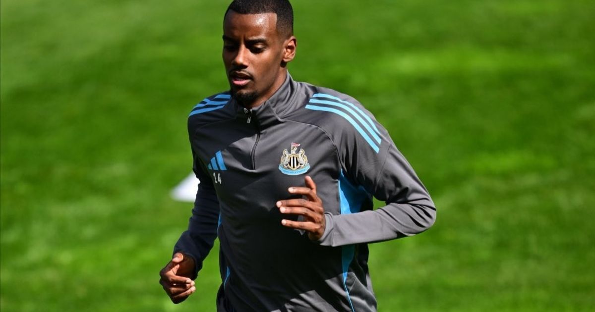 ليفربول يوافق على دفع “رقم قياسي” لضم إيزاك