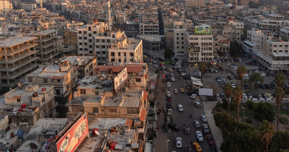 السعودية وقطر تدعمان موظفي القطاع العام في سوريا بـ89 مليون دولار