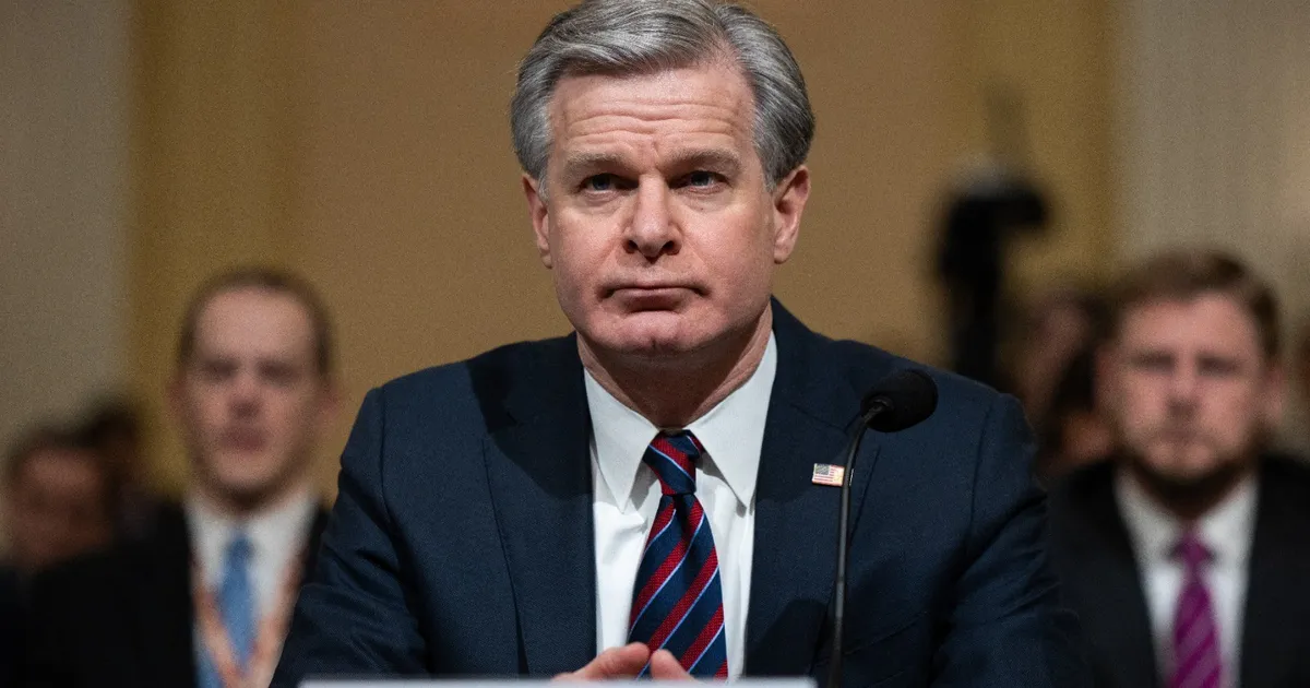 بعد كومي.. ترمب يتهم مدير FBI السابق كريستوفر راي بالكذب