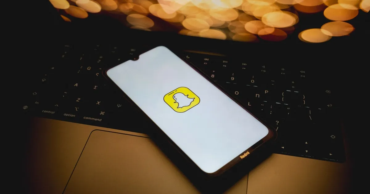 سناب شات يتيح الاحتفاظ الدائم بالمحادثات وسلسلة المجموعات