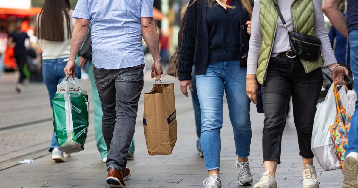 تضخم منطقة اليورو يتجاوز 2% معززاً توقعات الإبقاء على الفائدة