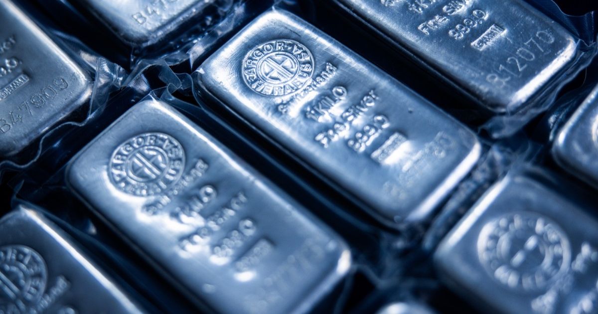 سعر الفضة يتجاوز 40 دولاراً للمرة الأولى منذ 2011
