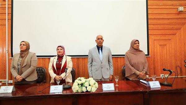 رئيس جامعة كفر الشيخ يشهد حفل استقبال طلاب كلية التربية النوعية الجدد