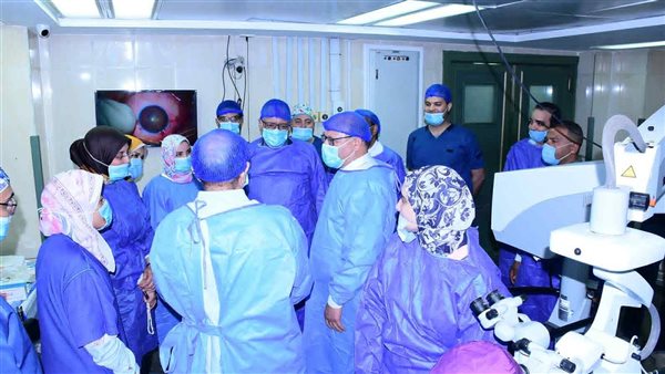 “جراحة العيون بسوهاج الجامعي” يجري 120 عملية مياه بيضاء في يوم واحد