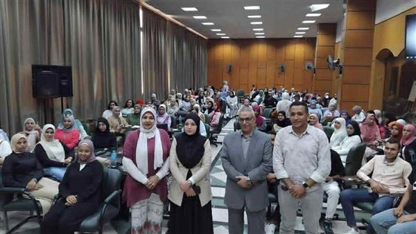 جامعة أسيوط تختتم فعاليات معسكر إعداد الكوادر الطلابية