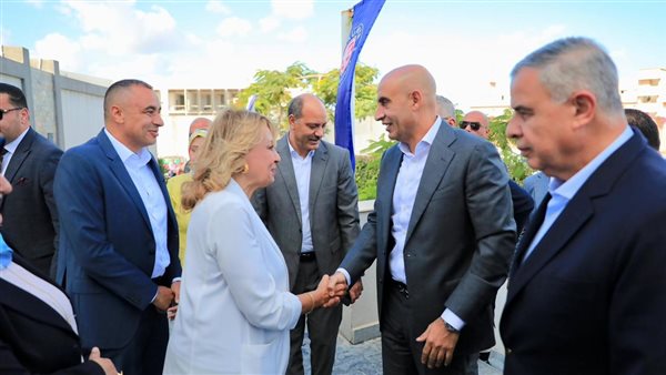 البرمجة والذكاء الاصطناعي هما “اللغة الحديثة القادمة للعالم”