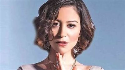 مفيش حبيب مثالي.. ووالدتي بخير الحمد لله